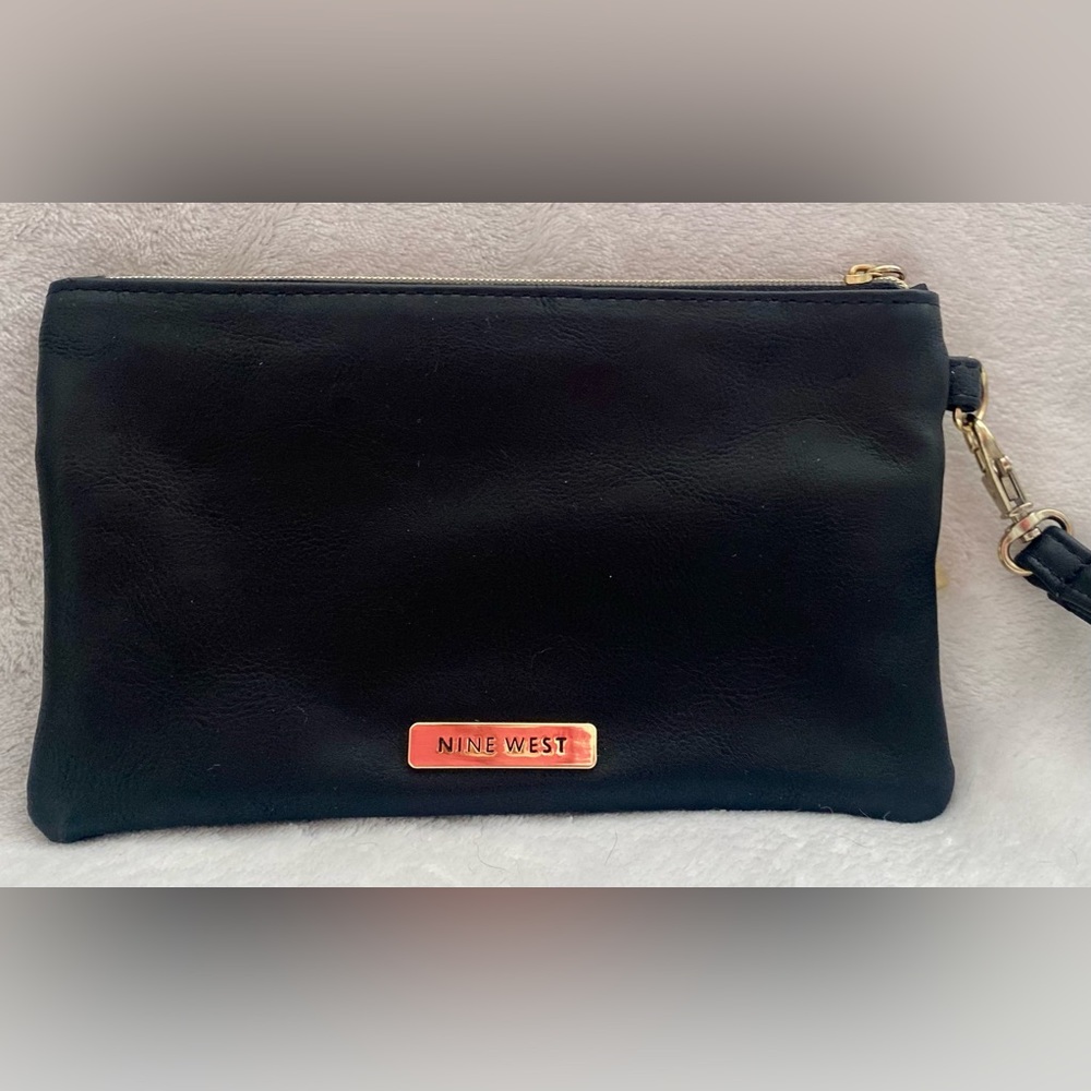 Black leather Nine West wristlet
